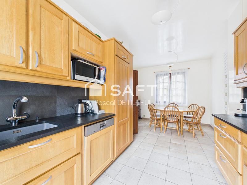 Maison - 201 m² - 8 pièces