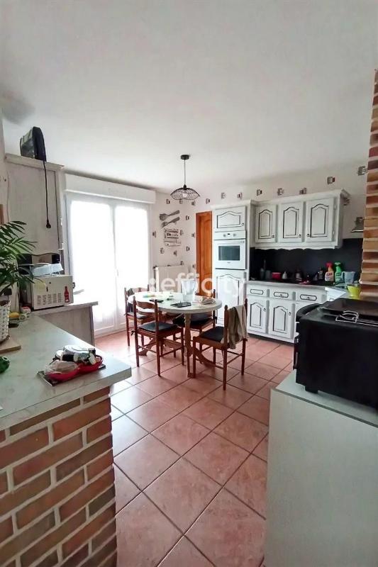 Maison - 122 m² - 8 pièces