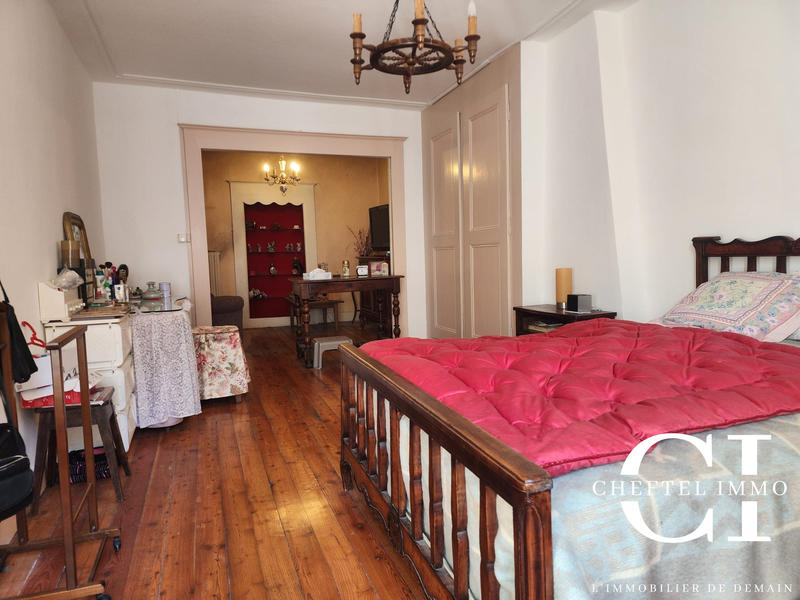 Maison ancienne - 415 m² - 11 pièces