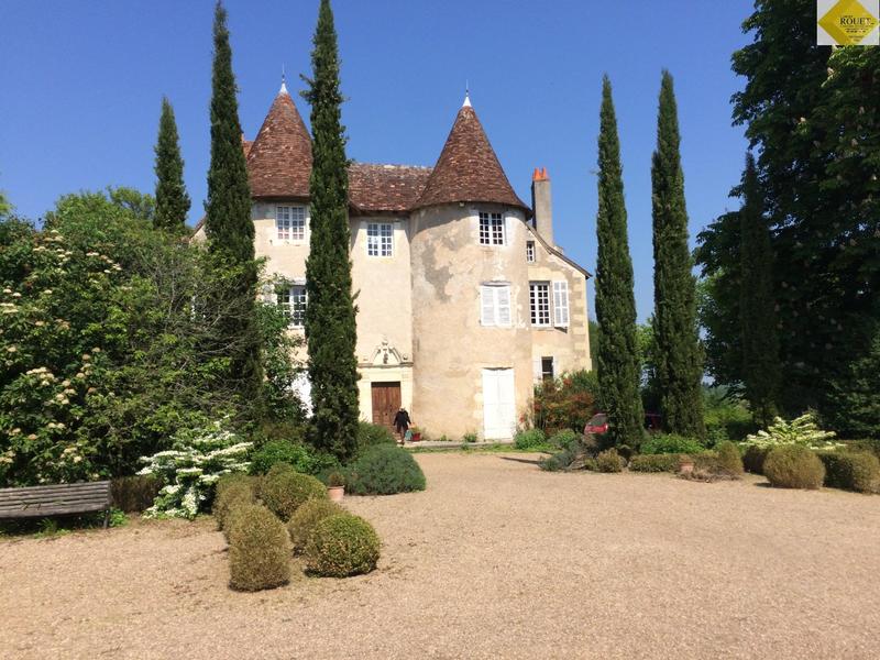 Maison - 540 m² - 11 pièces