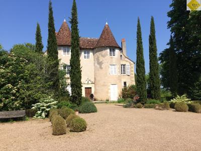 Maison - 540 m² - 11 pièces