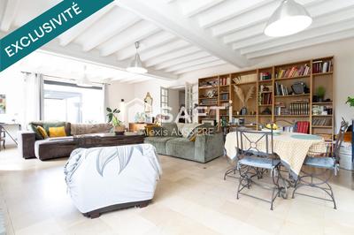 Maison - 384 m² - 12 pièces