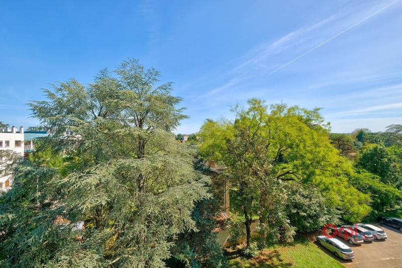 Appartement - 93 m² - 4 pièces