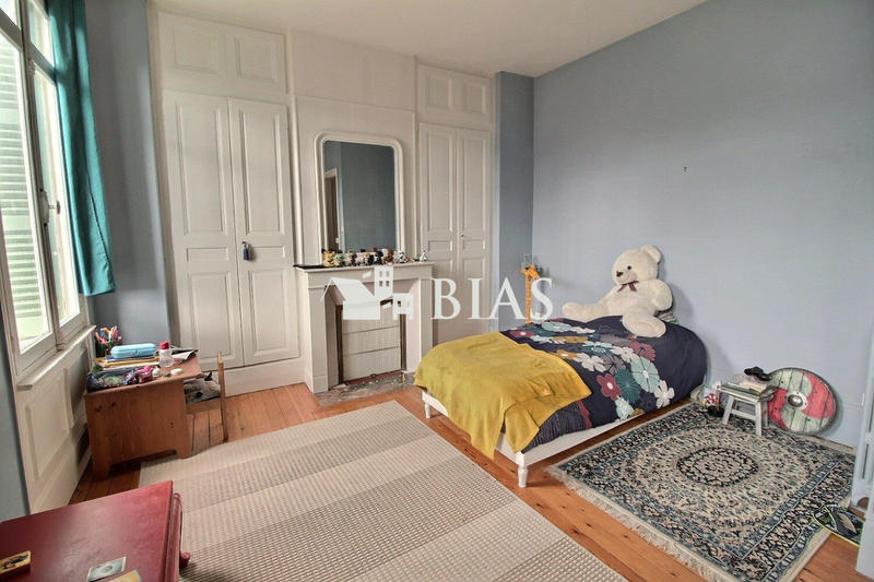 Maison - 204 m² - 10 pièces