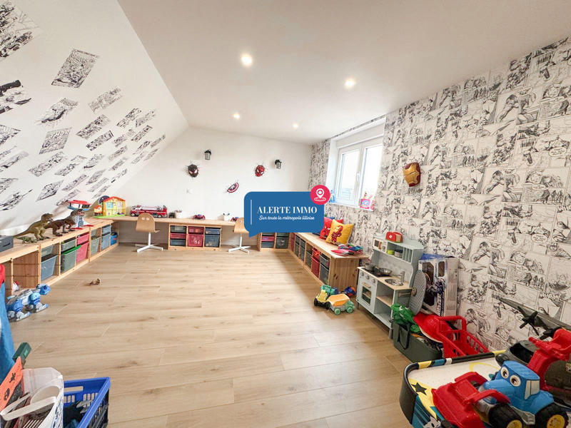 Maison - 316 m² - 10 pièces