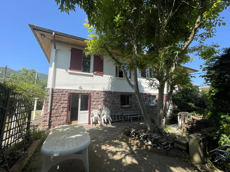 Maison - 216 m² - 9 pièces