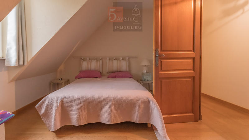 Maison - 188 m² - 7 pièces