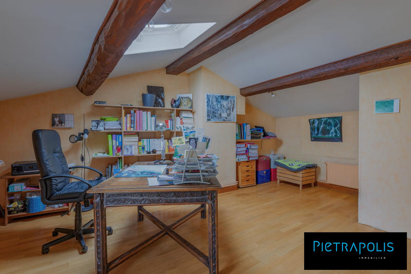 Maison - 186 m² - 7 pièces