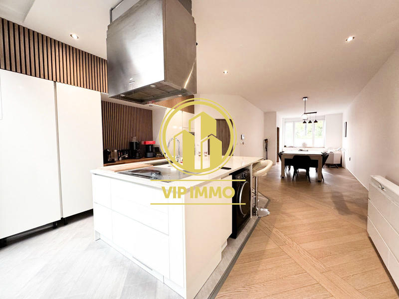 Maison - 170 m² - 8 pièces