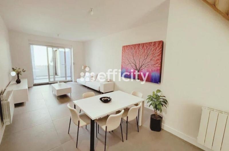 Maison - 83 m² - 4 pièces