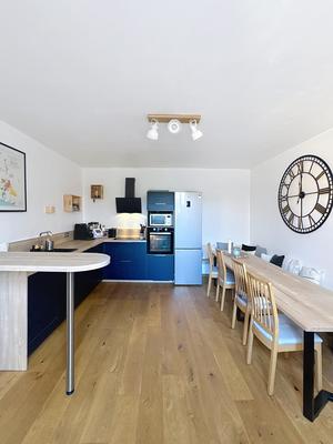 Maison - 185 m² - 7 pièces