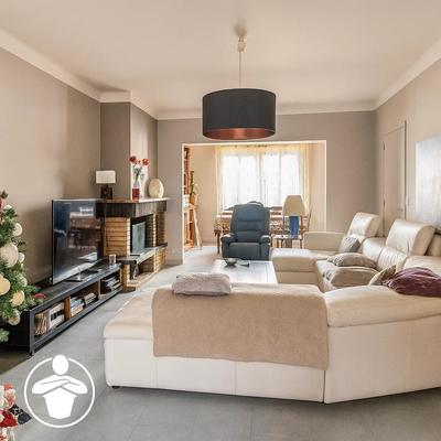 Maison - 186 m² - 5 pièces