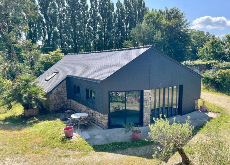 Maison contemporaine - 247 m² - 7 pièces