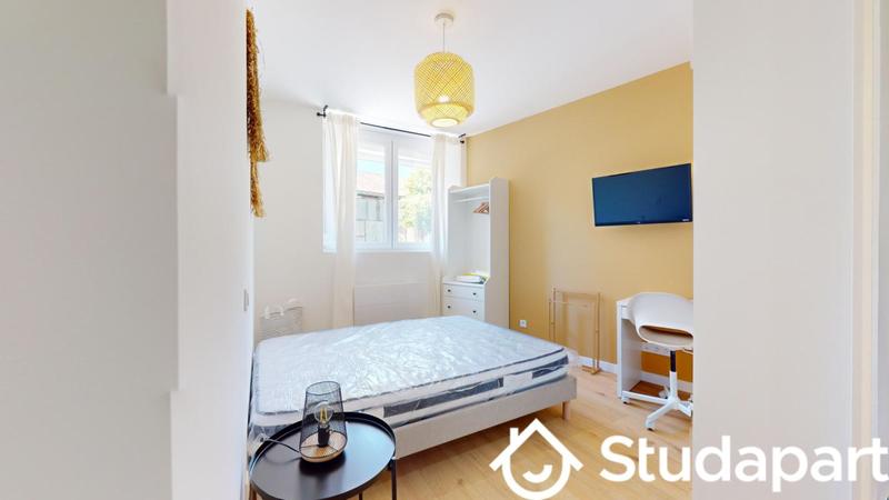 Chambre - 13 m² - 1 pièce