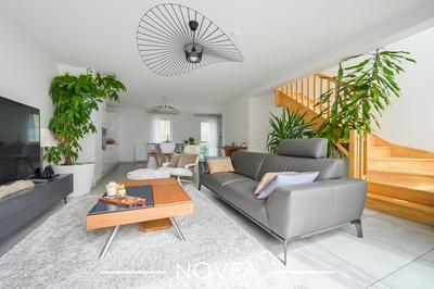 Appartement - 95 m² - 4 pièces