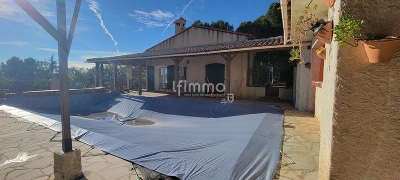 Maison - 220 m² - 7 pièces