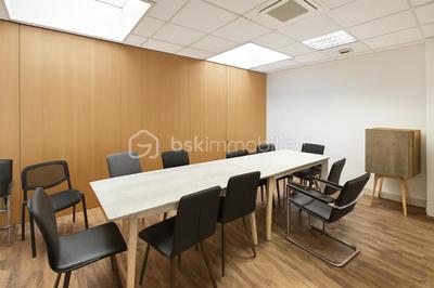 Bureau - 80 m² - 6 pièces