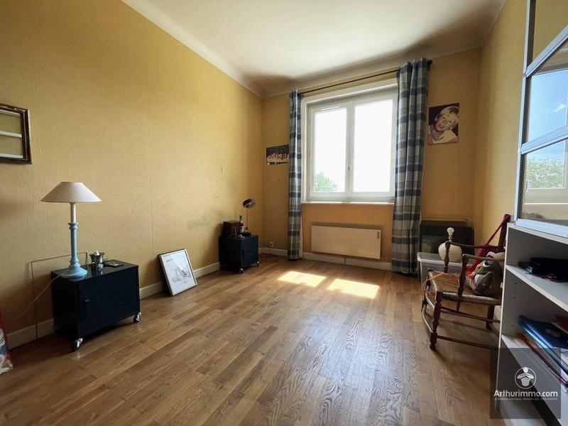 Maison - 318 m² - 11 pièces