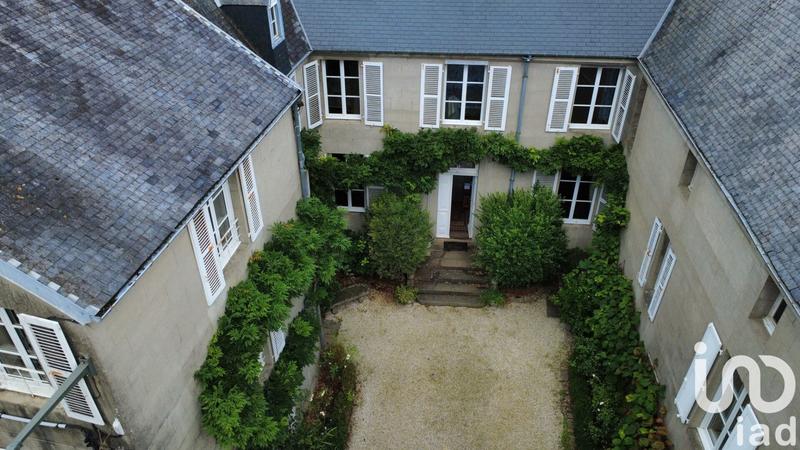 Maison - 280 m² - 8 pièces