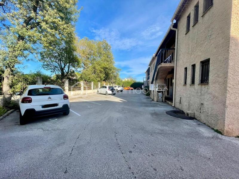 Studio - 24 m² - 1 pièce