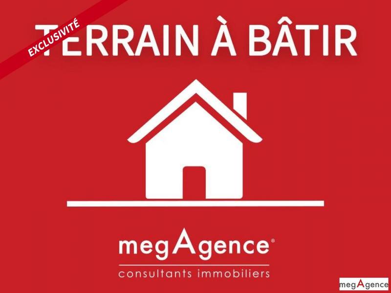 Terrain constructible - 1 065 m²