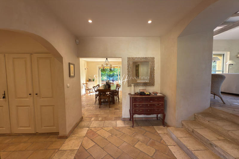 Maison - 280 m² - 7 pièces