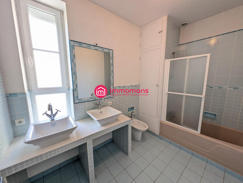 Maison - 220 m² - 9 pièces