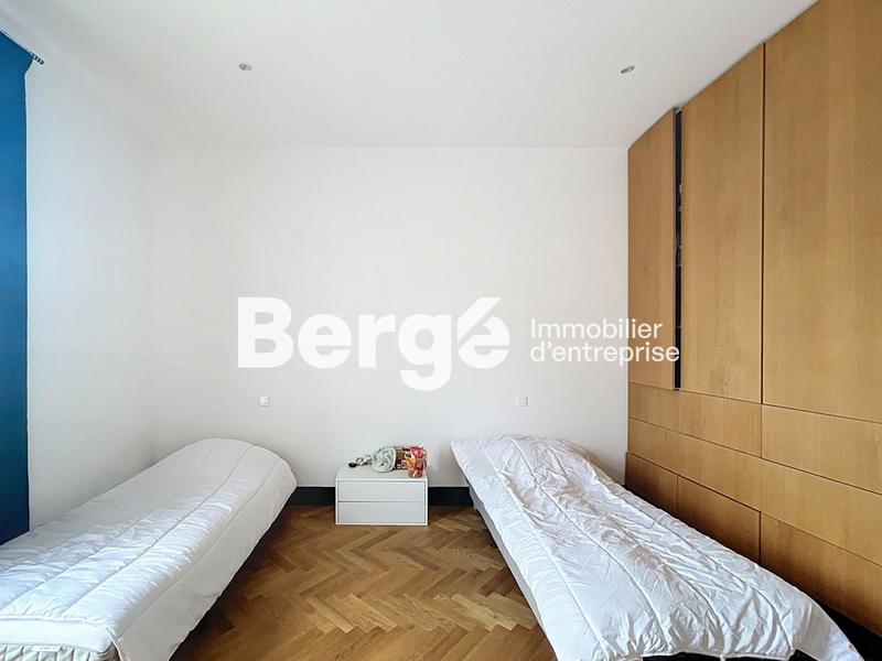 Bureau - 168 m² - 4 pièces