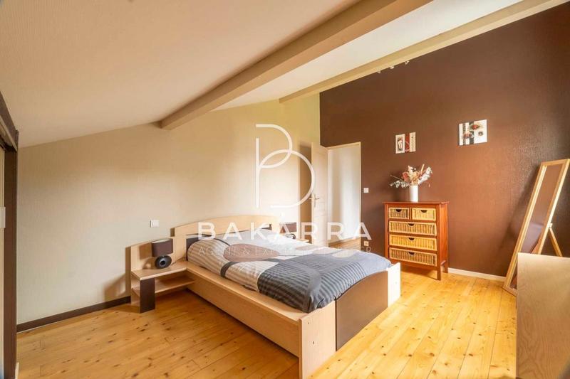 Maison - 184 m² - 6 pièces