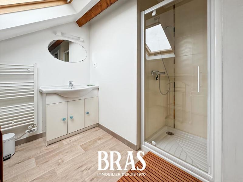 Maison - 160 m² - 10 pièces