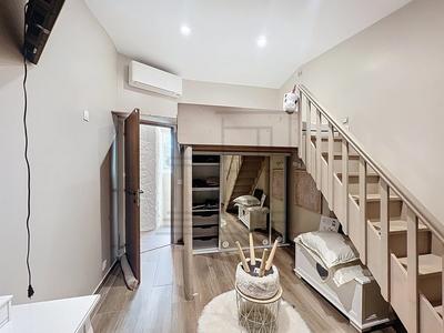 Maison - 260 m² - 10 pièces