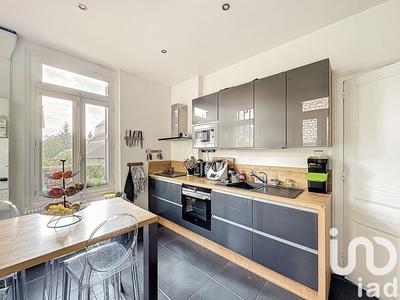 Maison - 210 m² - 8 pièces