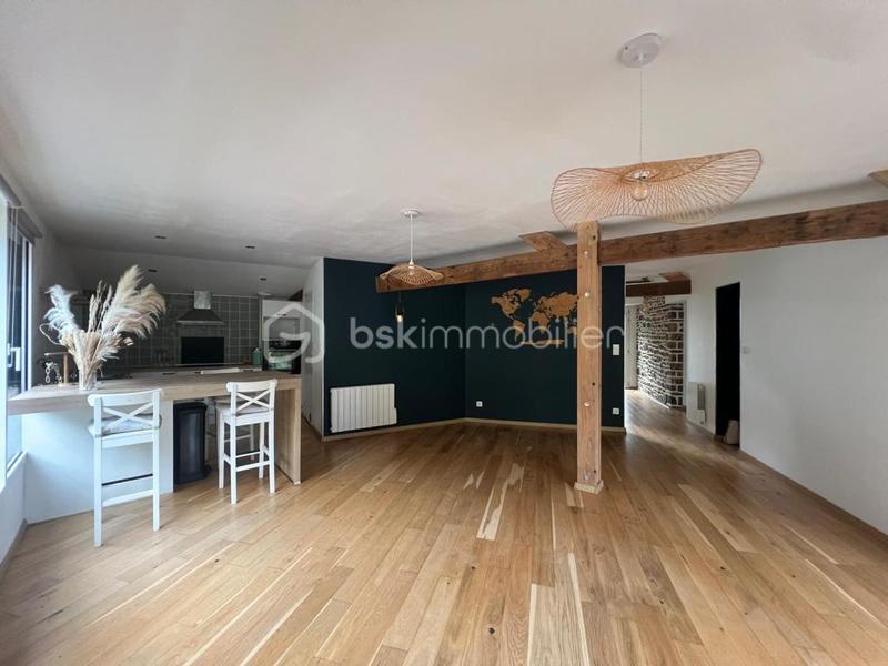 Immeuble - 98 m² - 4 pièces