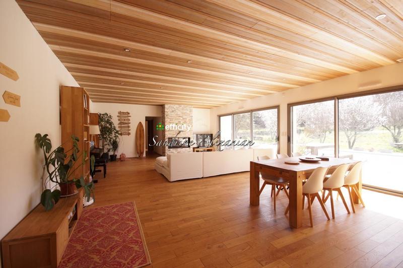 Maison - 155 m² - 6 pièces