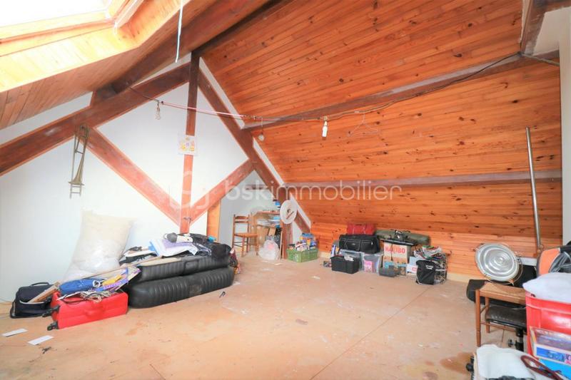 Maison - 230 m² - 7 pièces