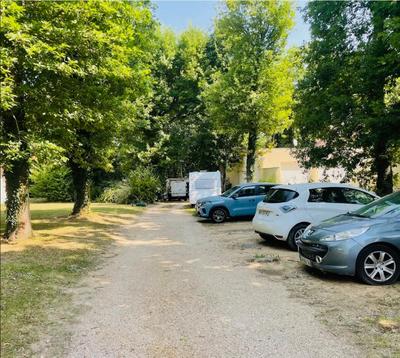 Terrain constructible - 900 m²