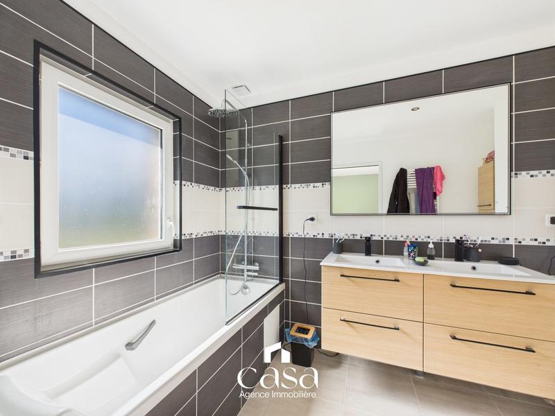 Maison - 152 m² - 7 pièces