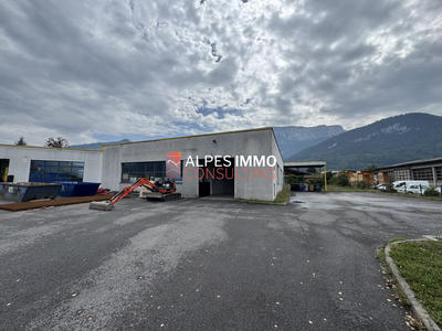 Fonds de commerce - Local commercial - 407 m²