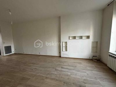 Maison - 82 m² - 5 pièces