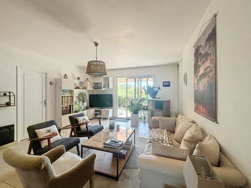 Appartement - 90 m² - 4 pièces