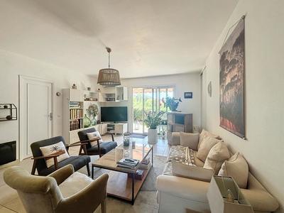 Appartement - 90 m² - 4 pièces