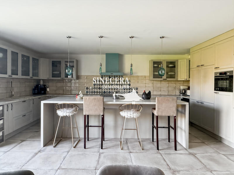 Villa - 197 m² - 7 pièces