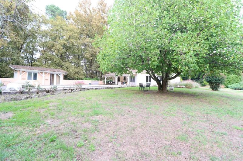 Maison - 260 m² - 7 pièces