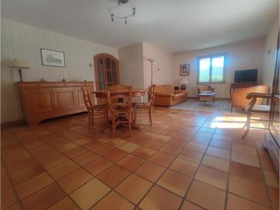 Maison - 99 m² - 4 pièces