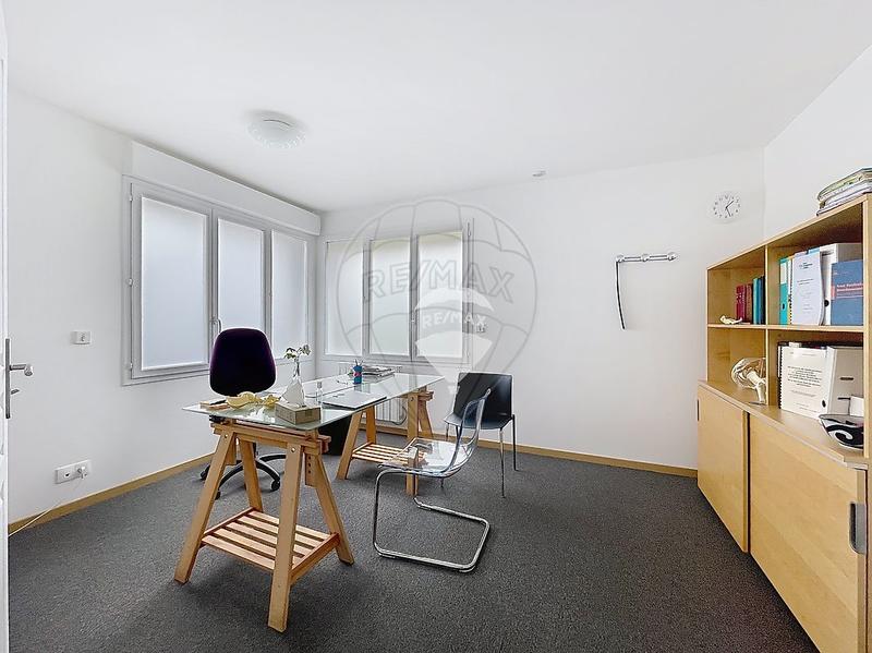 Immeuble - 108 m² - 6 pièces