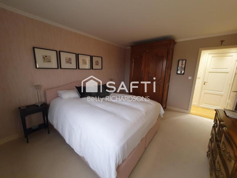 Appartement - 142 m² - 5 pièces