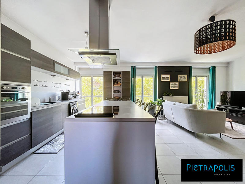 Appartement - 104 m² - 5 pièces