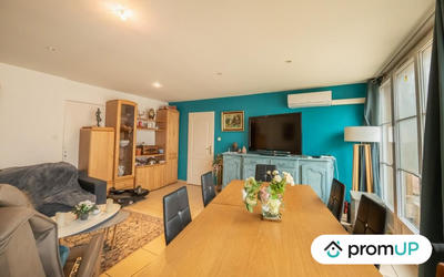 Maison traditionnelle - 260 m² - 8 pièces