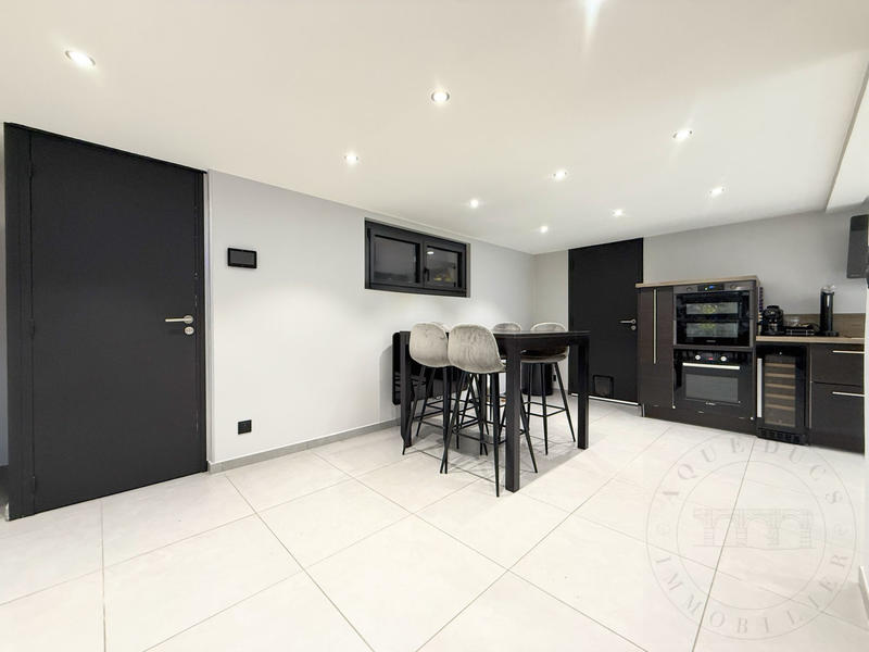 Maison traditionnelle - 179 m² - 6 pièces