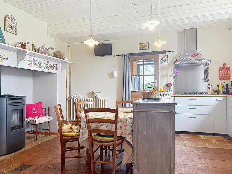 Maison - 215 m² - 6 pièces